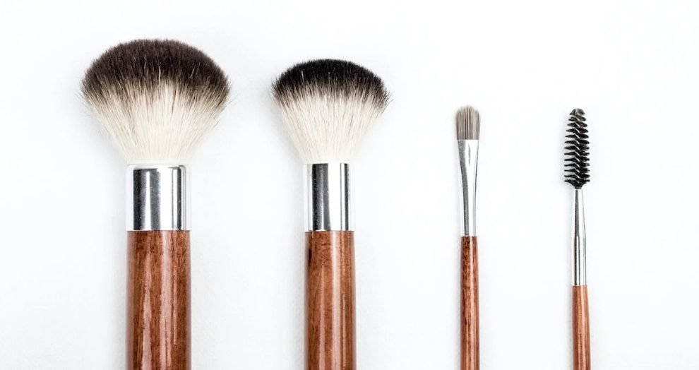Bring Makeup Brushes on a Plane